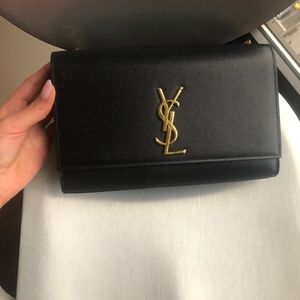 KATE MEDIUM IN GRAIN DE POUDRE EMBOSSED LEATHER